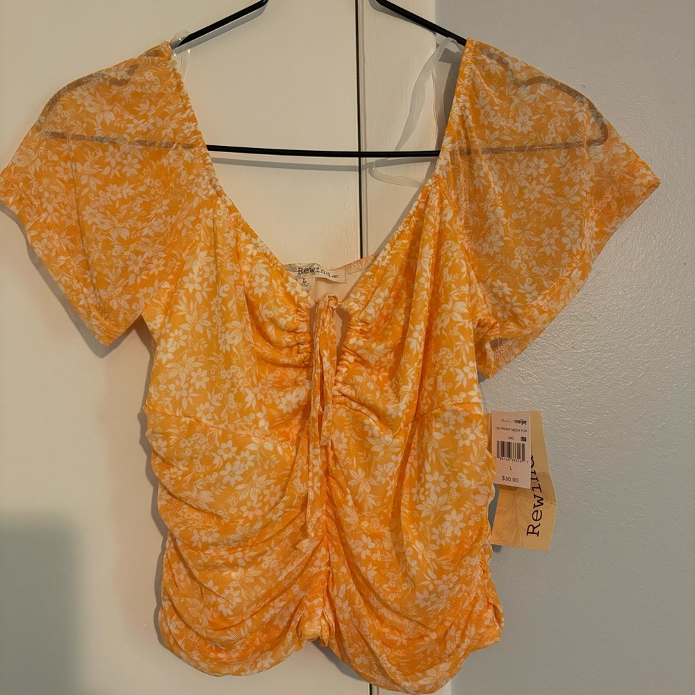 Yellow floral crop